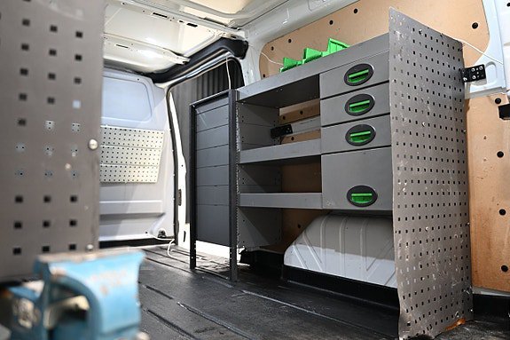 Vehicle Image 9