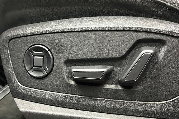 Vehicle Image 29