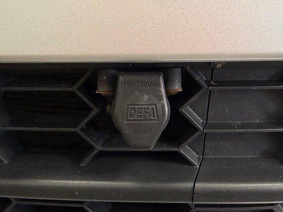 Vehicle Image 25