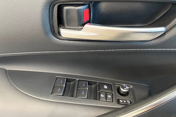 Vehicle Image 23