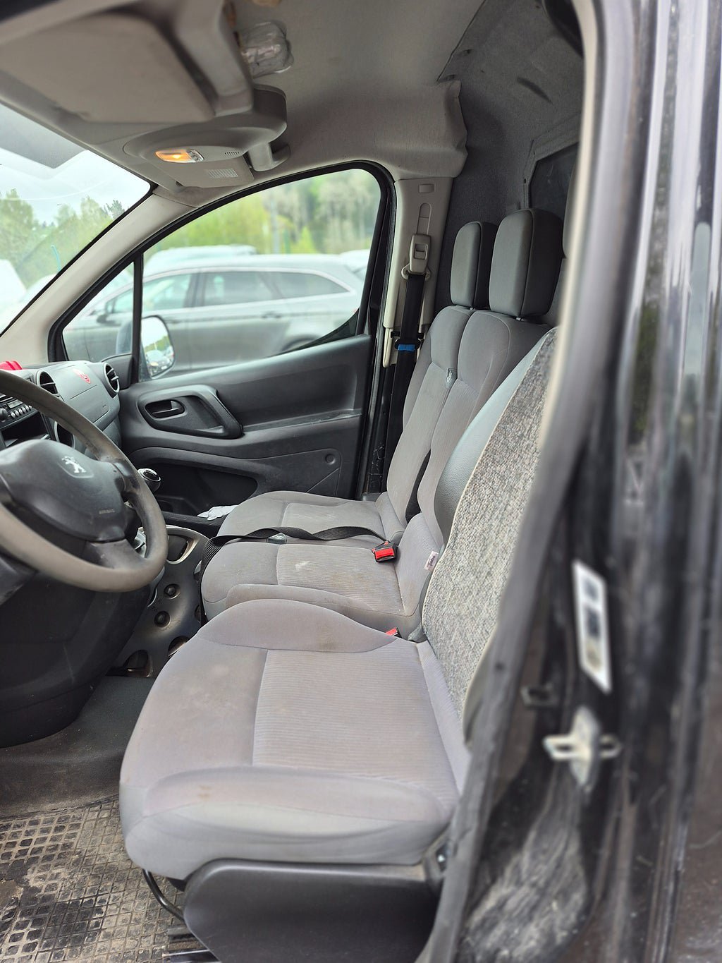 Vehicle Image 14