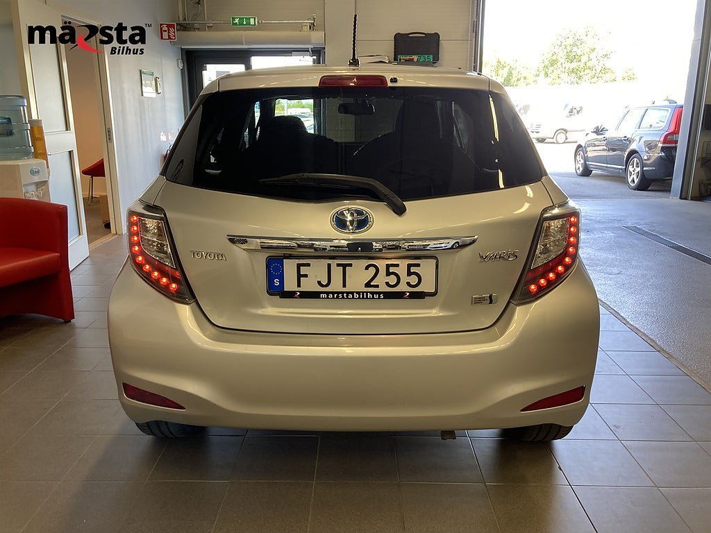 Vehicle Image 7