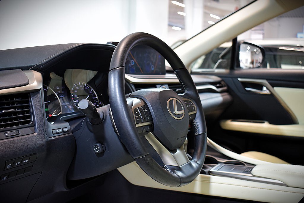 Vehicle Image 12