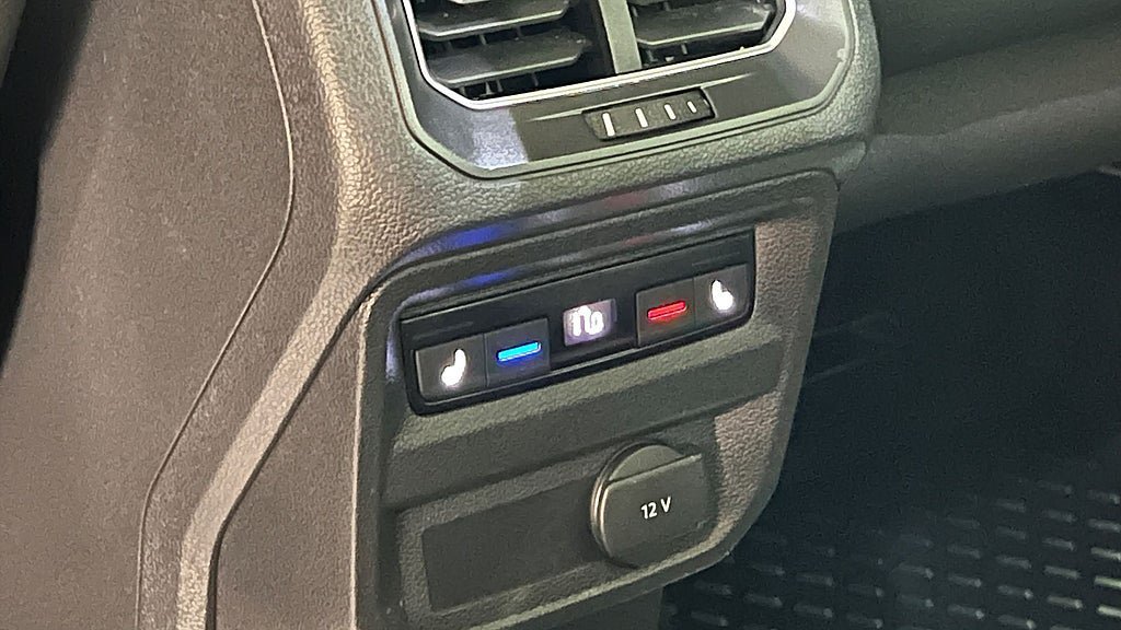 Vehicle Image 24