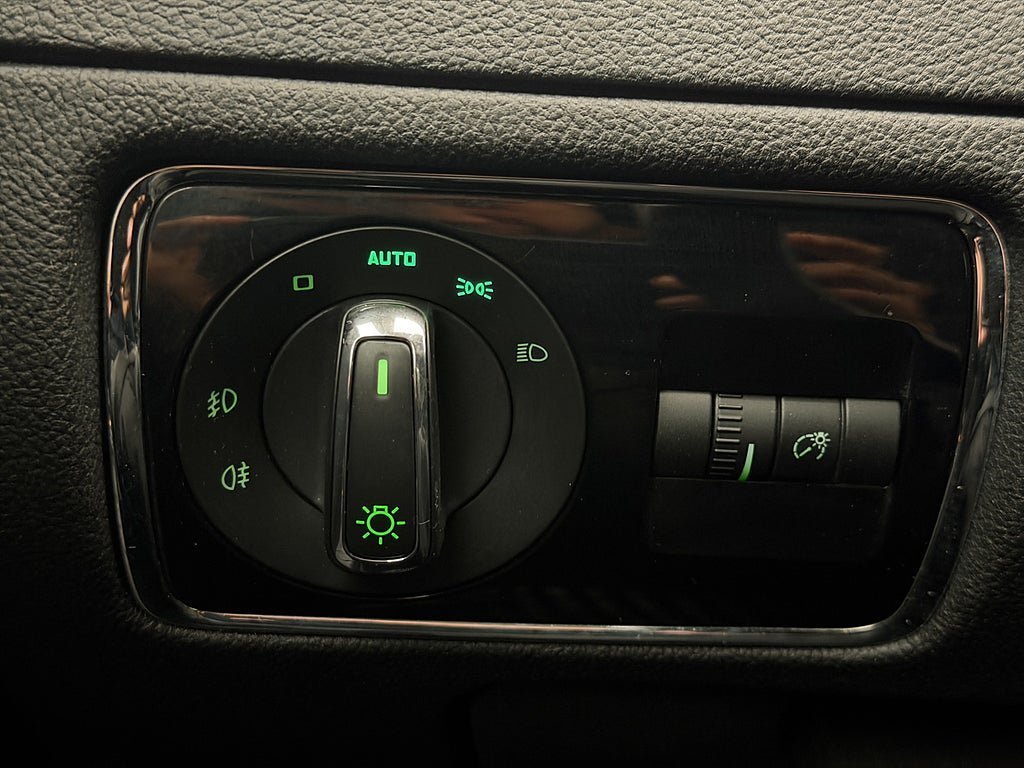 Vehicle Image 28