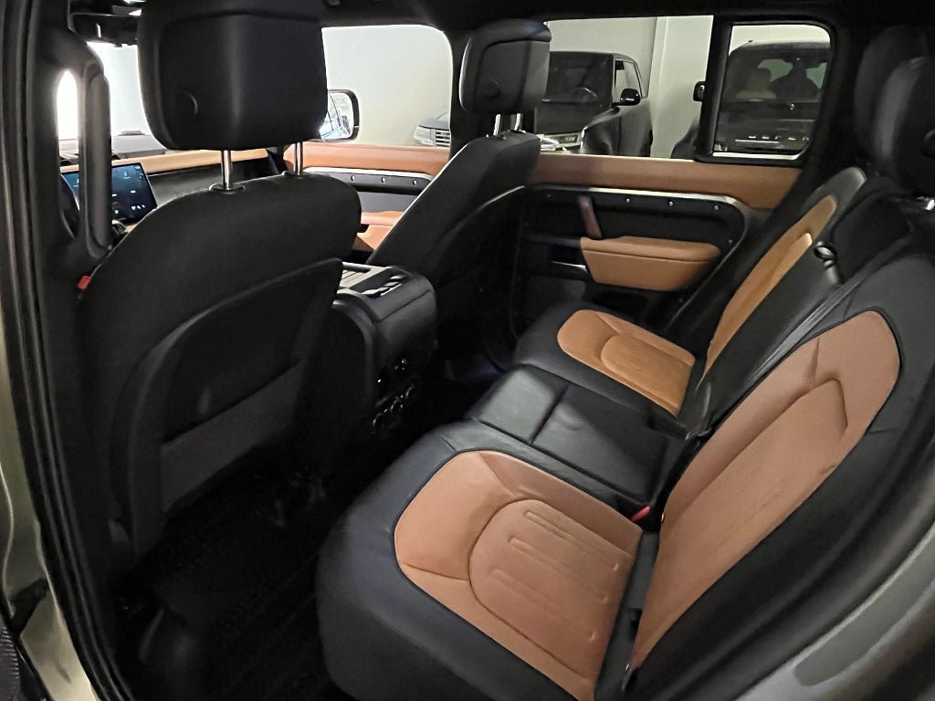 Vehicle Image 9