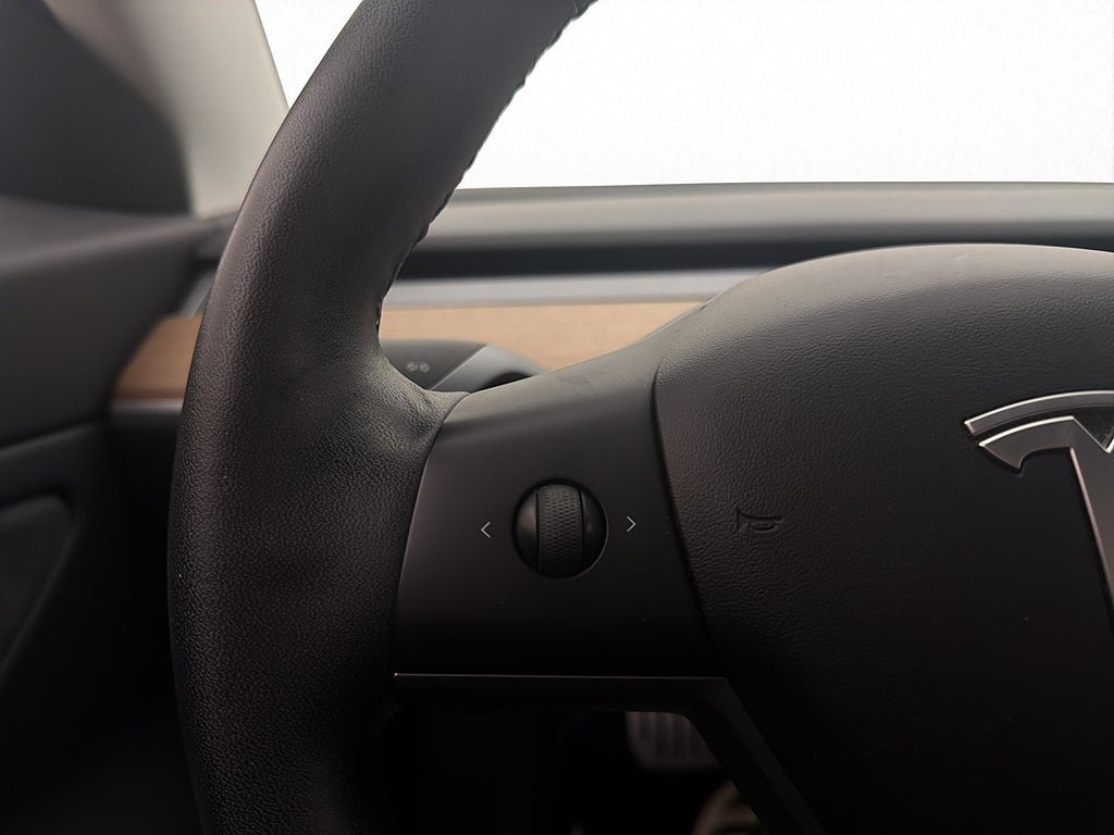 Vehicle Image 26