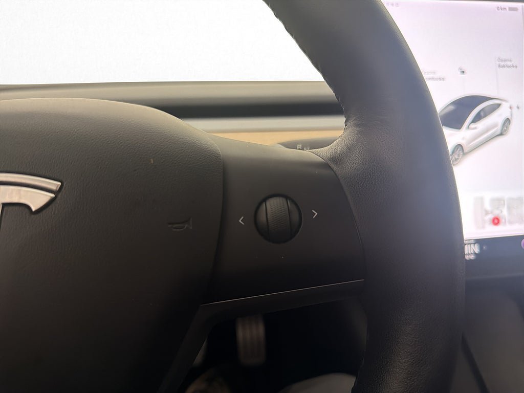 Vehicle Image 27