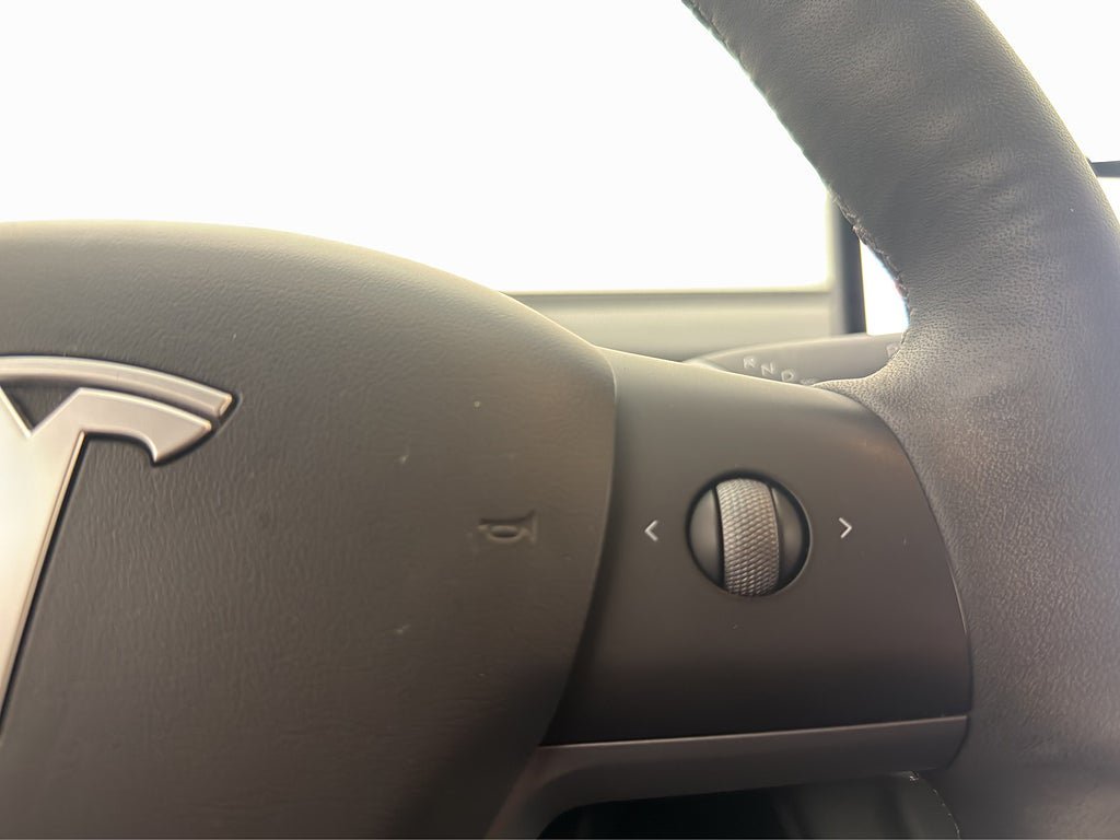 Vehicle Image 27