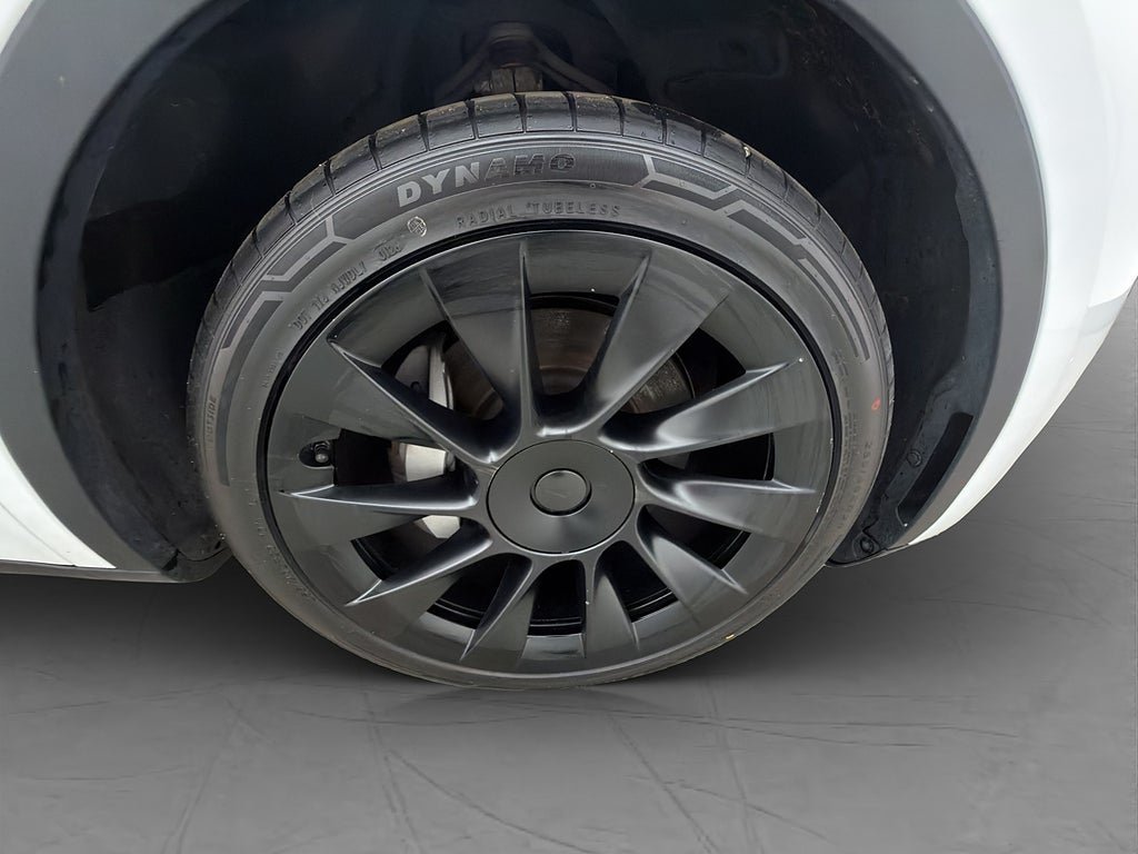 Vehicle Image 32