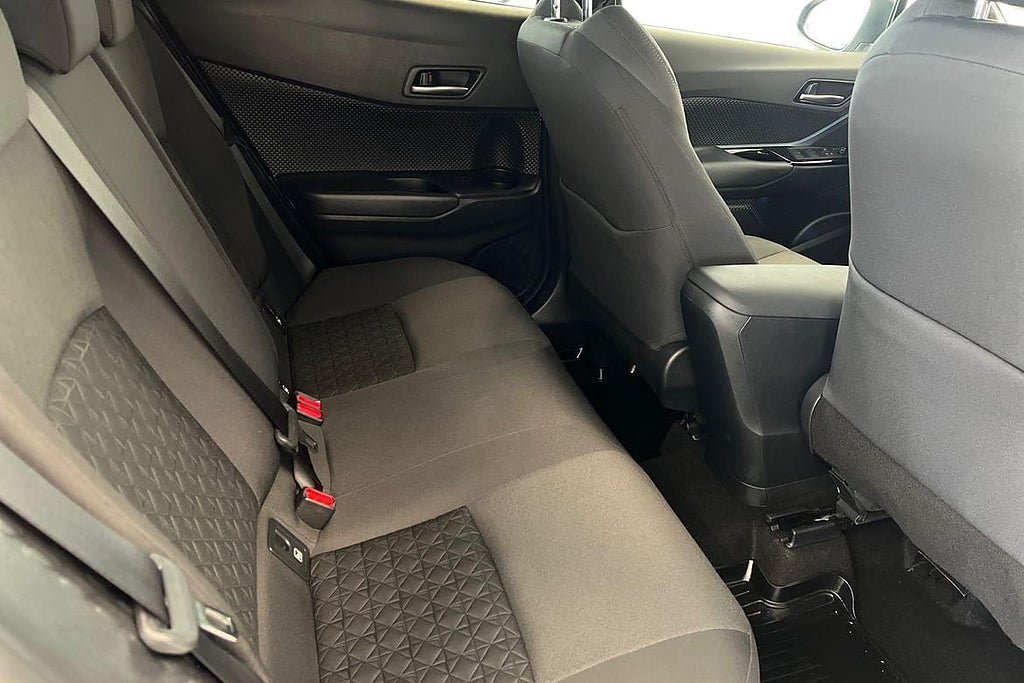 Vehicle Image 8