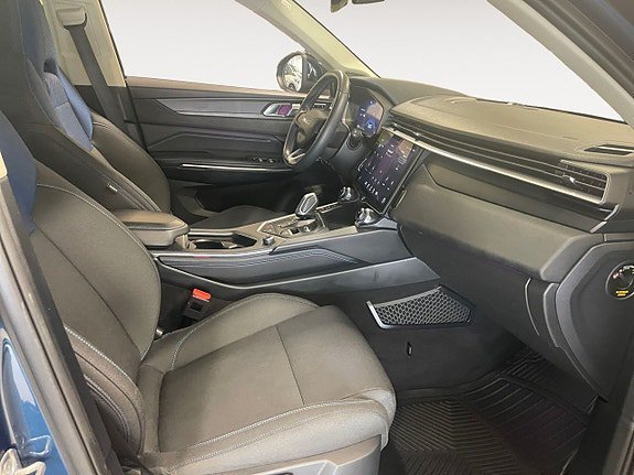 Vehicle Image 16