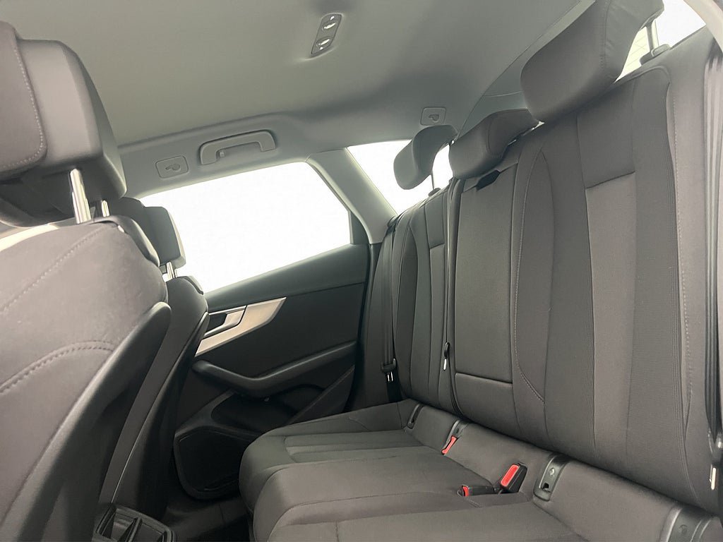 Vehicle Image 17