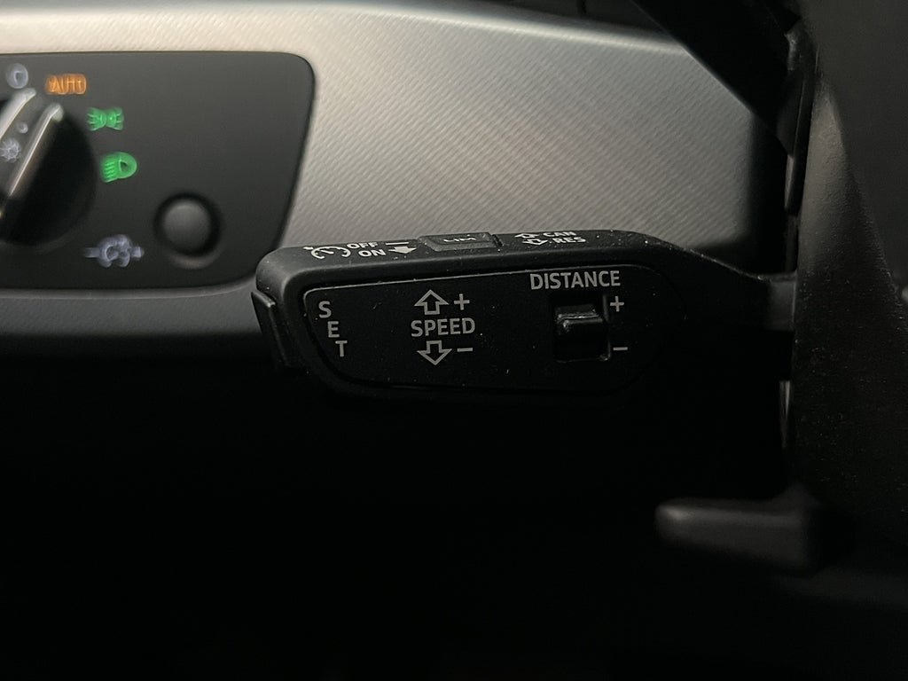 Vehicle Image 28