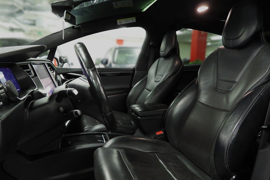 Vehicle Image 12