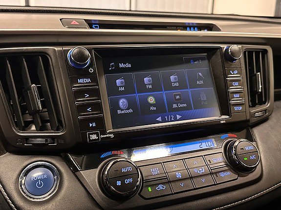 Vehicle Image 22