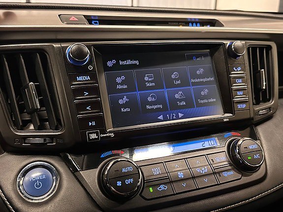 Vehicle Image 24