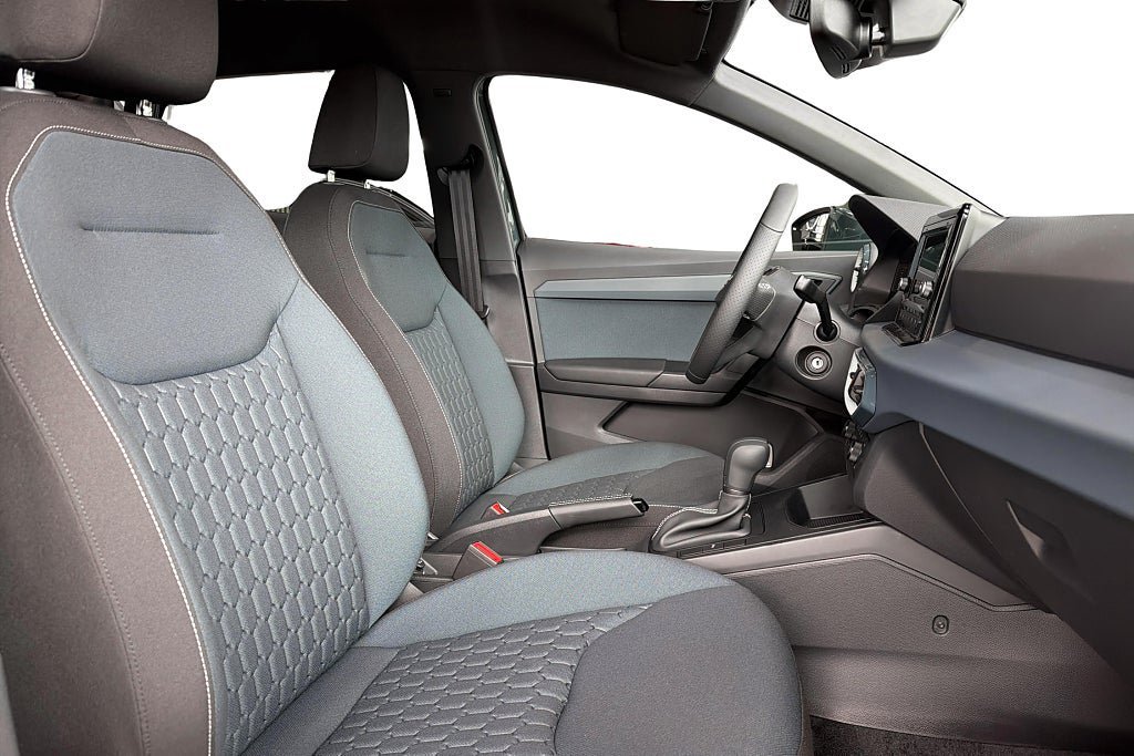 Vehicle Image 12