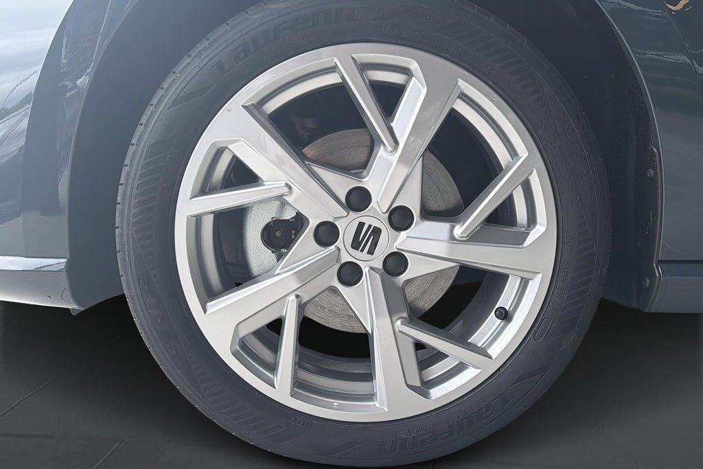 Vehicle Image 18