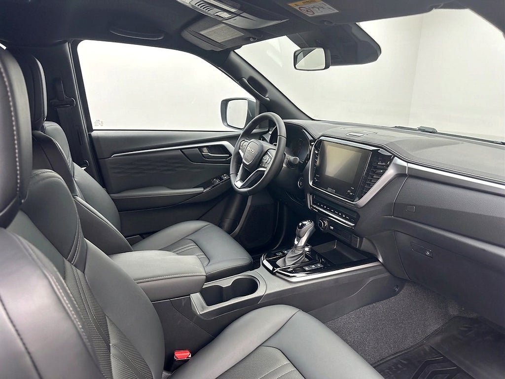 Vehicle Image 12