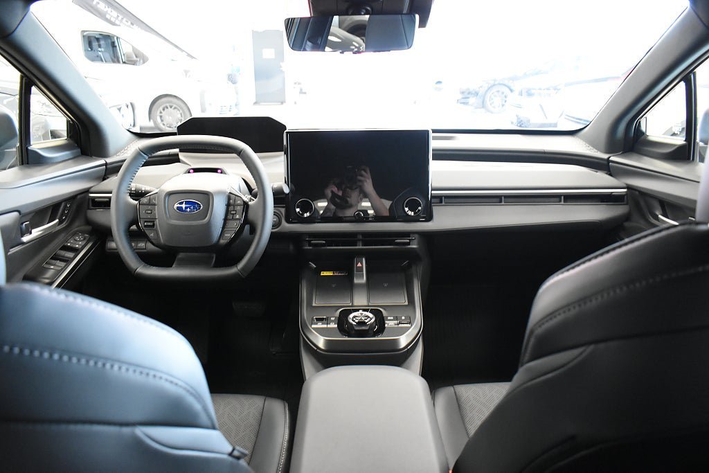 Vehicle Image 13