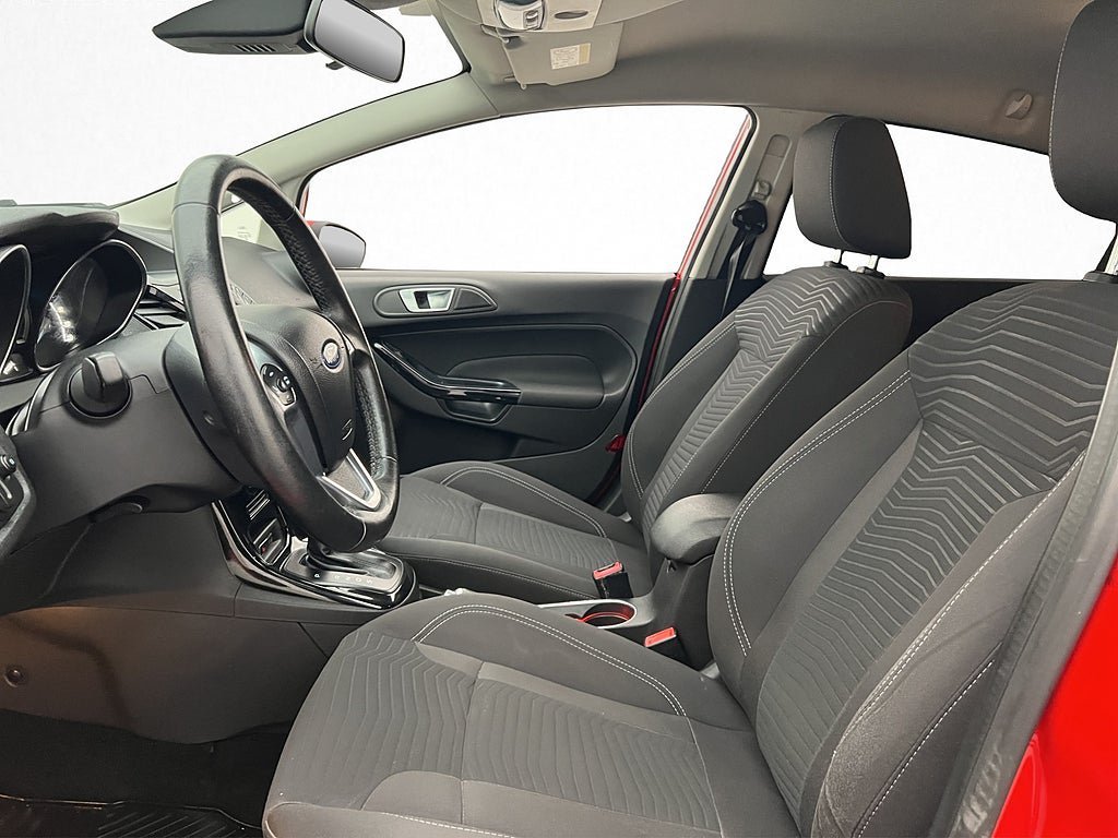 Vehicle Image 9