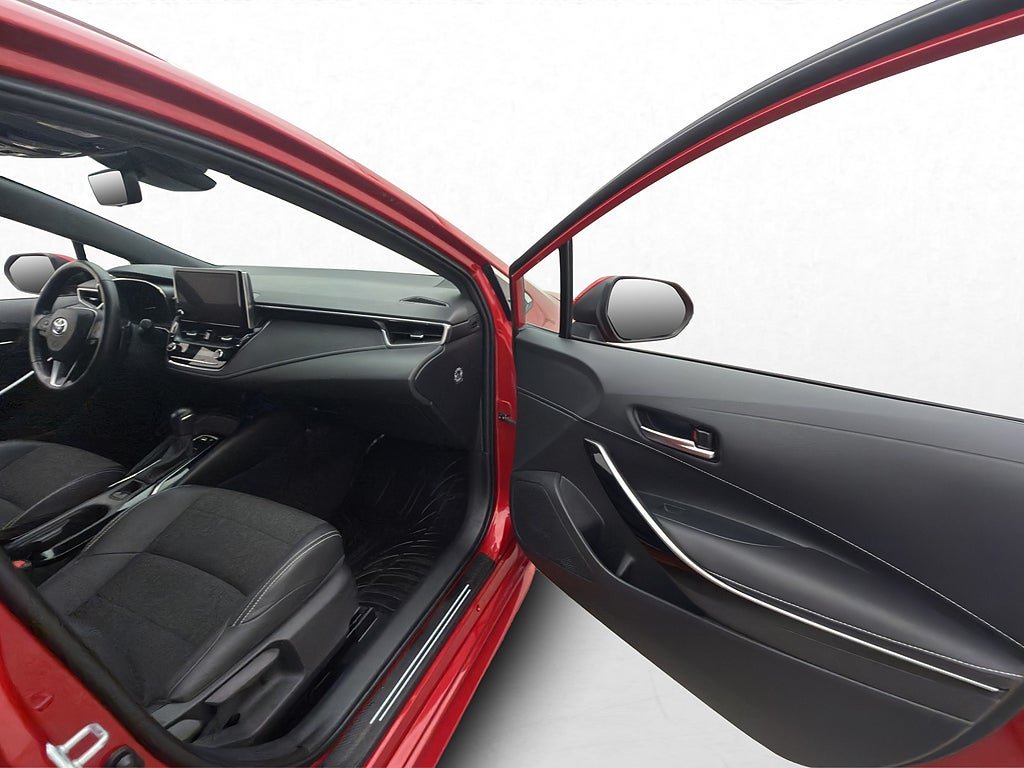 Vehicle Image 12