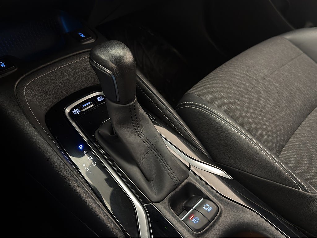 Vehicle Image 23