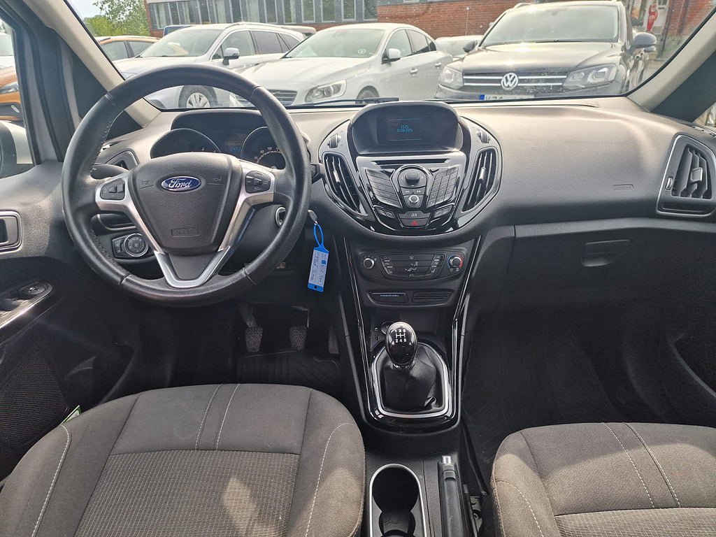 Vehicle Image 9