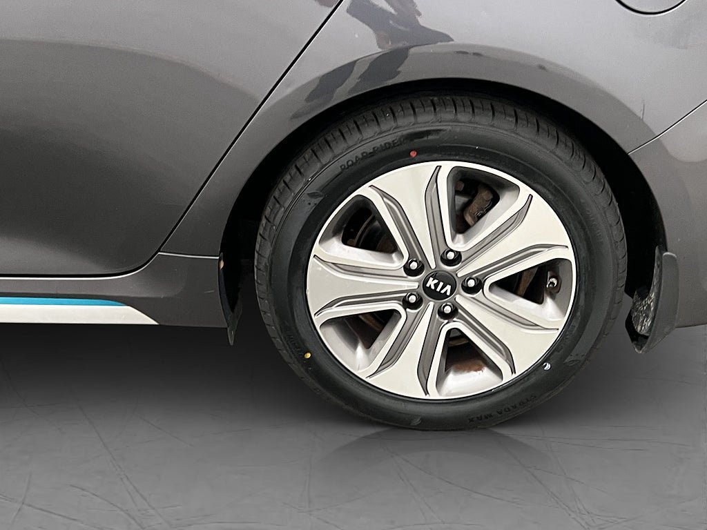 Vehicle Image 36