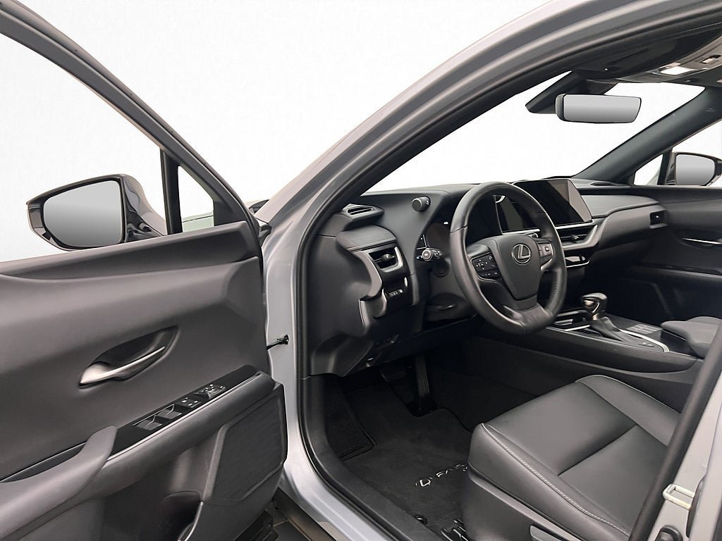 Vehicle Image 11