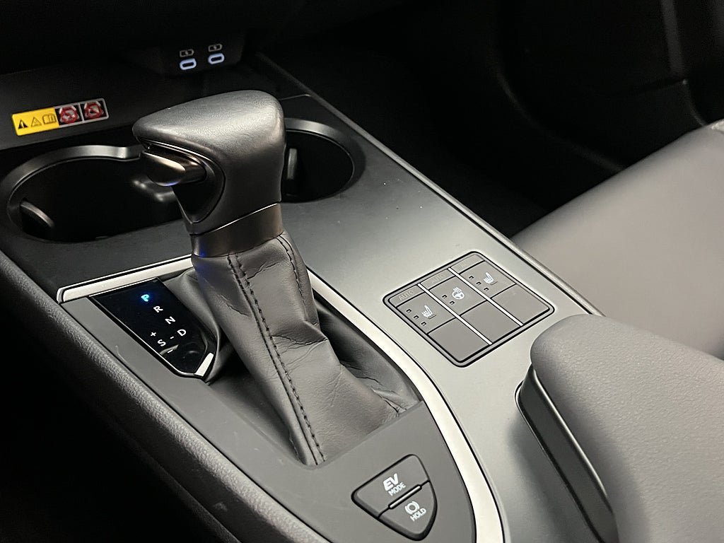 Vehicle Image 23