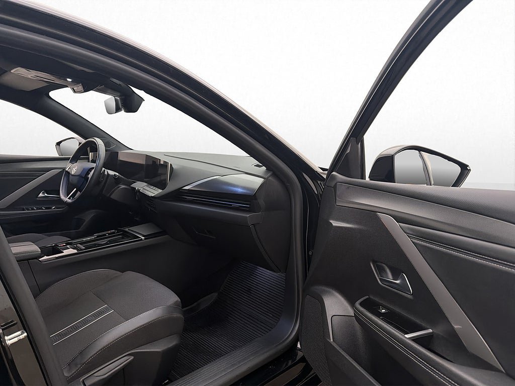 Vehicle Image 32