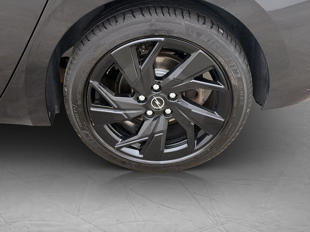 Vehicle Image 35