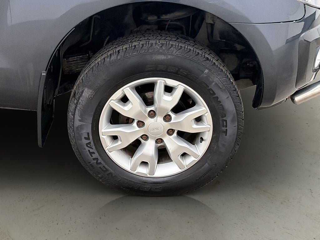Vehicle Image 32