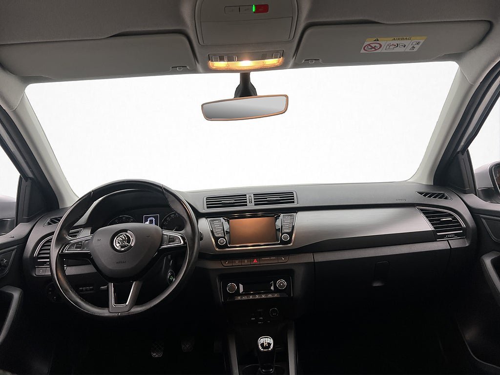 Vehicle Image 12