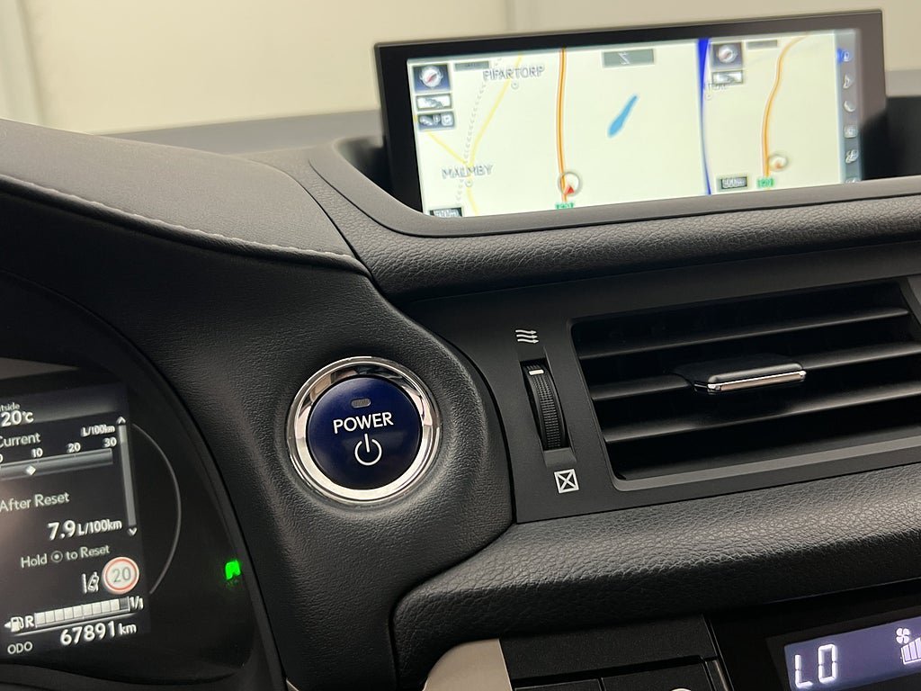 Vehicle Image 23