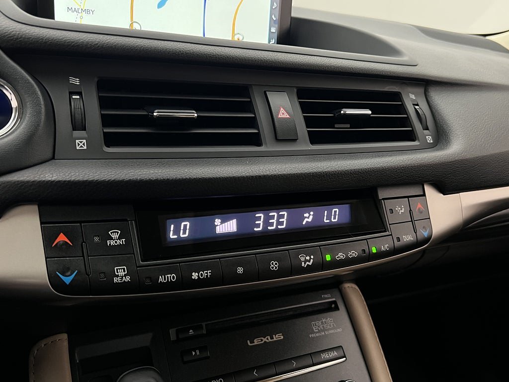 Vehicle Image 24