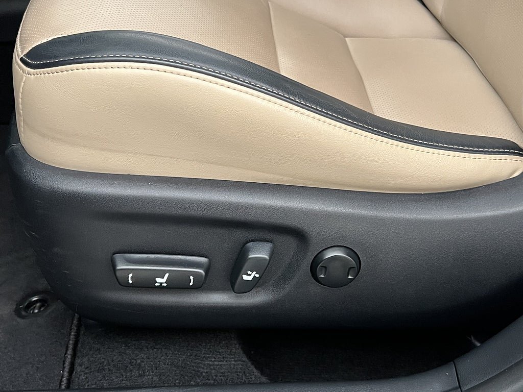 Vehicle Image 29