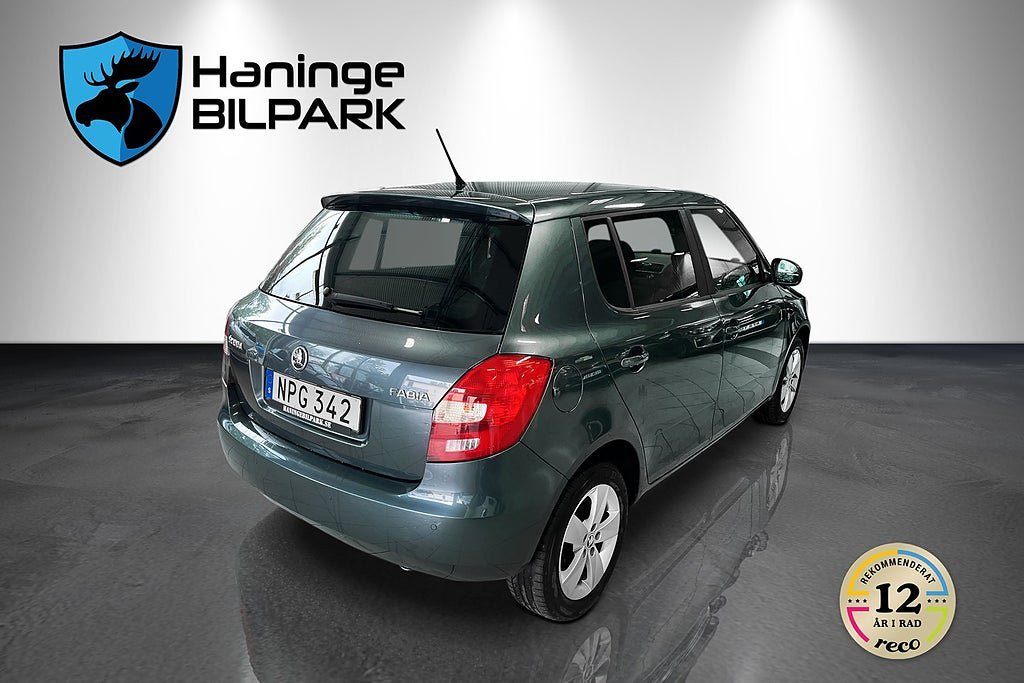 Vehicle Image 6