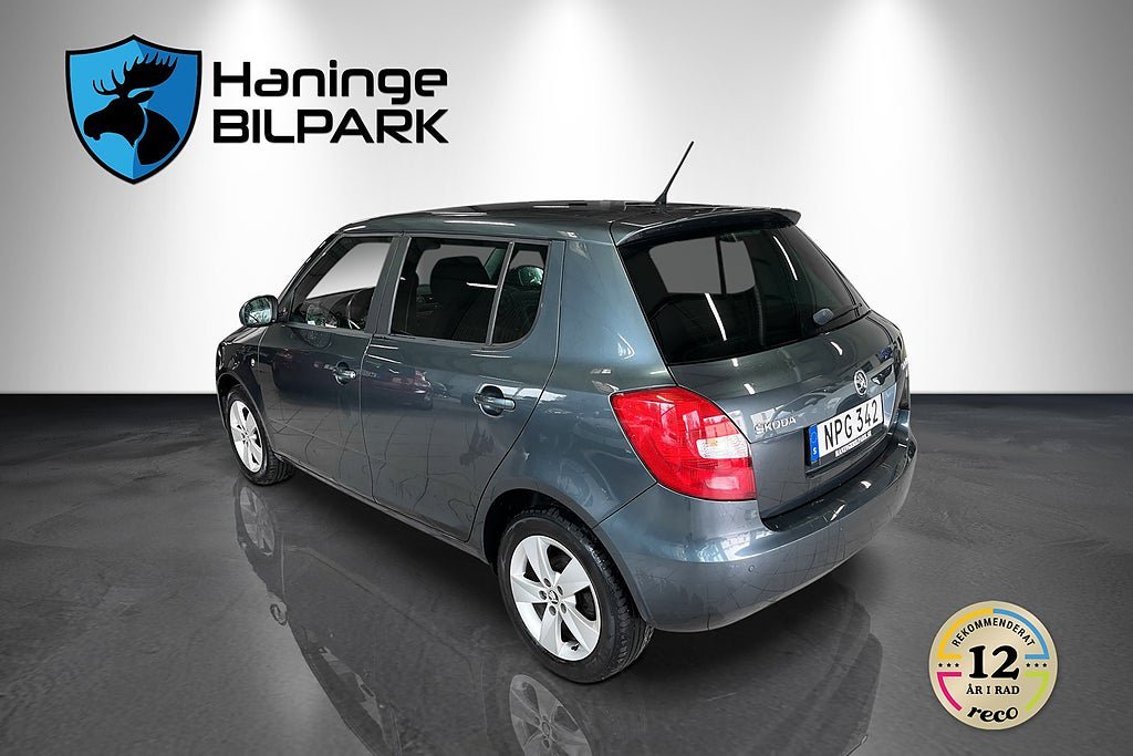 Vehicle Image 8