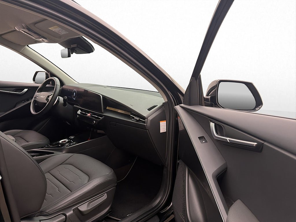 Vehicle Image 23