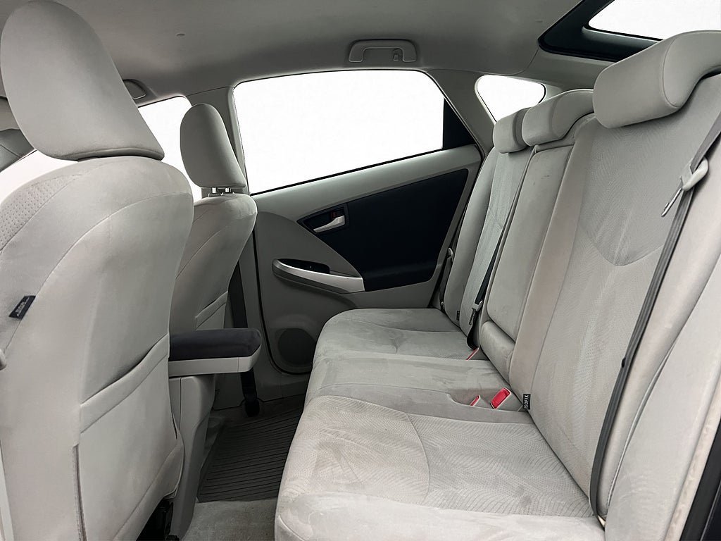 Vehicle Image 25