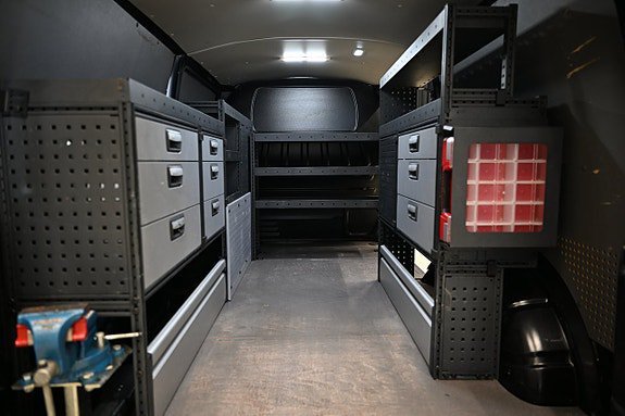 Vehicle Image 9