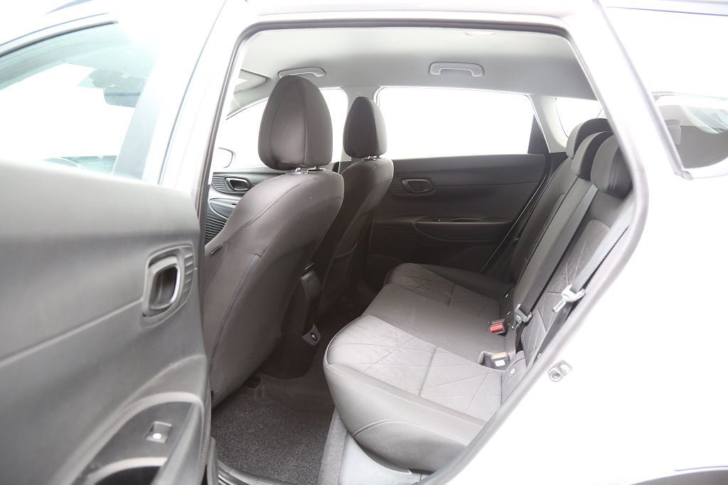 Vehicle Image 17