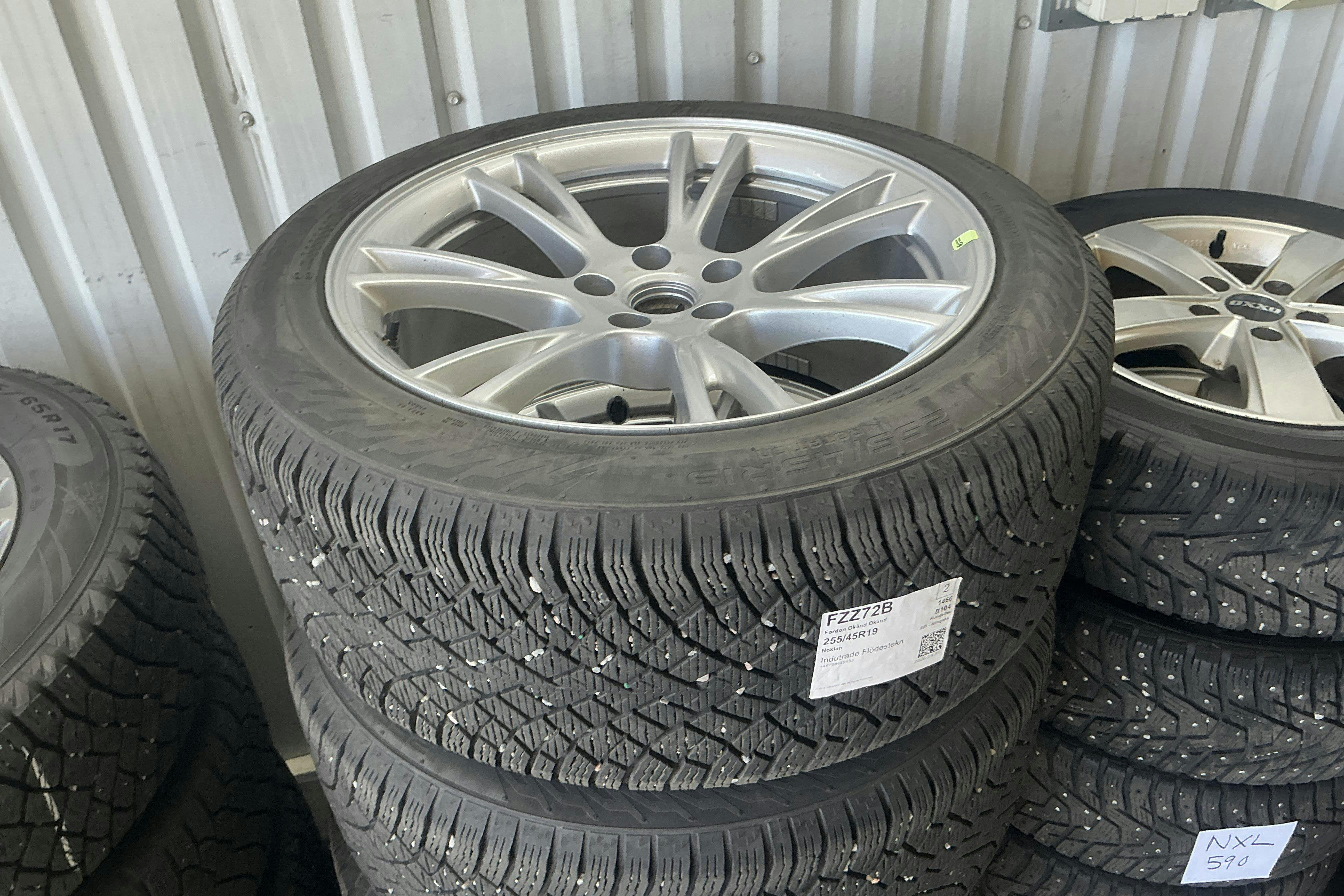 Vehicle Image 18