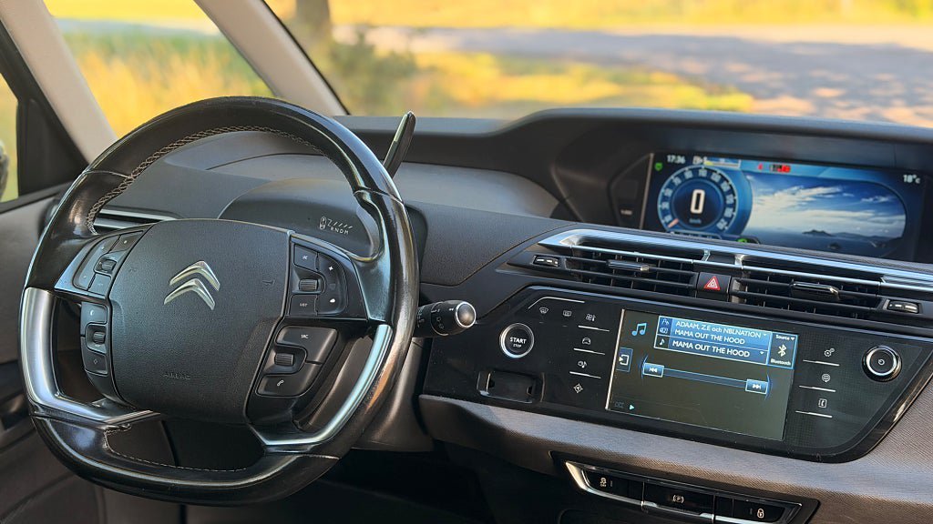 Vehicle Image 14
