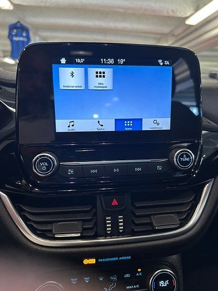 Vehicle Image 7
