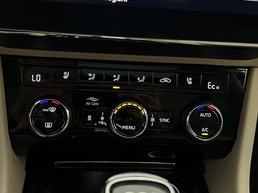 Vehicle Image 26