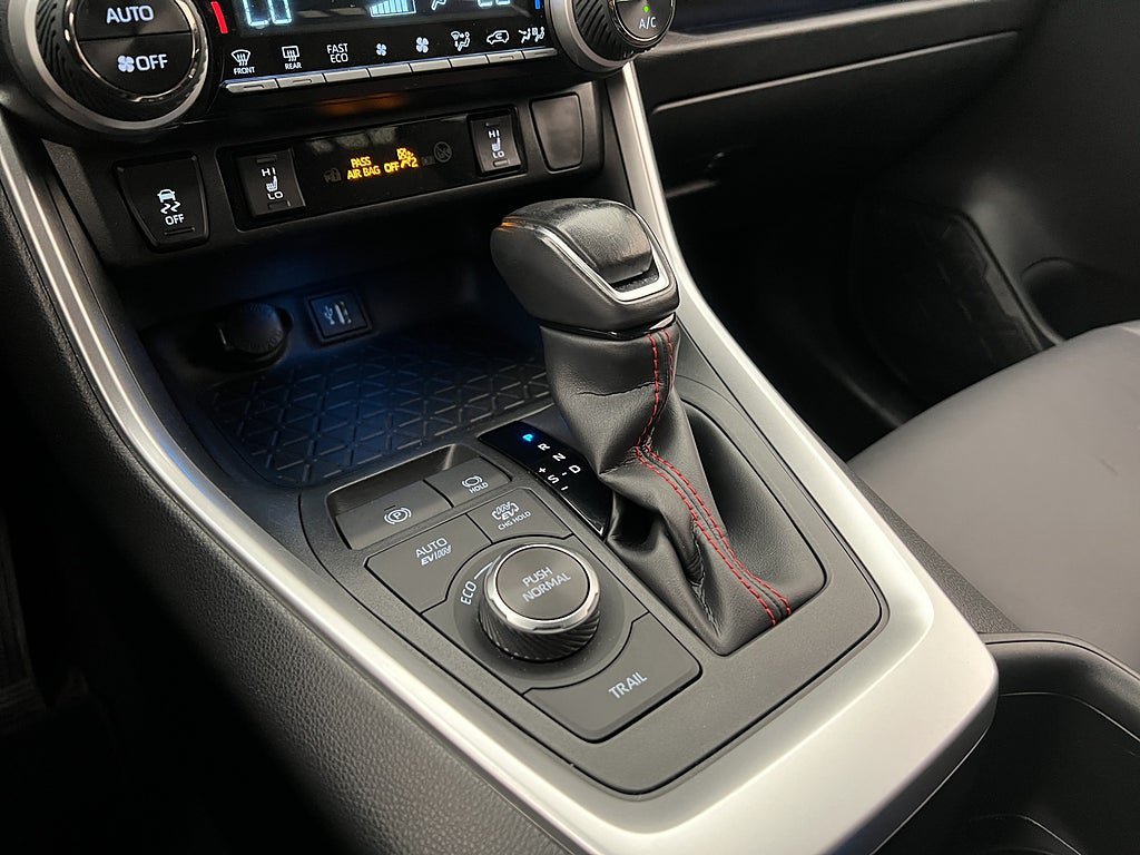Vehicle Image 23